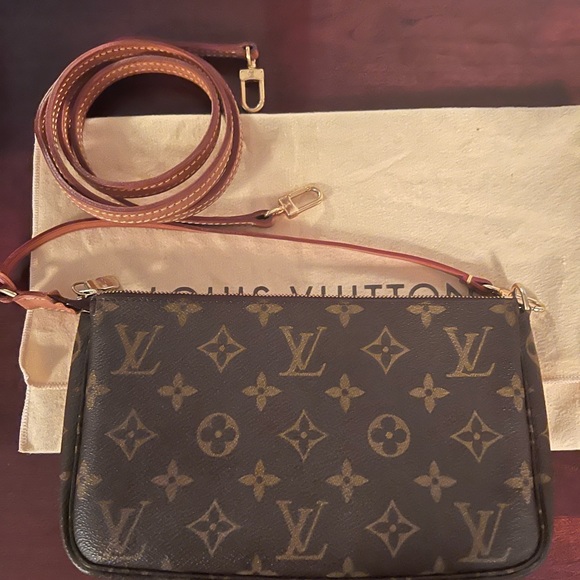 SOLD Authentic Louis Vuitton Pochette Accessoires - Picture 2 of 10